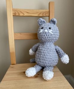 Pink V Stitch Baby Throw Pattern (Crochet) - Version 1 – Lion Brand Yarn